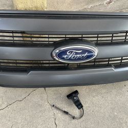 2015 F150 Lariat  Front Grill With Camera