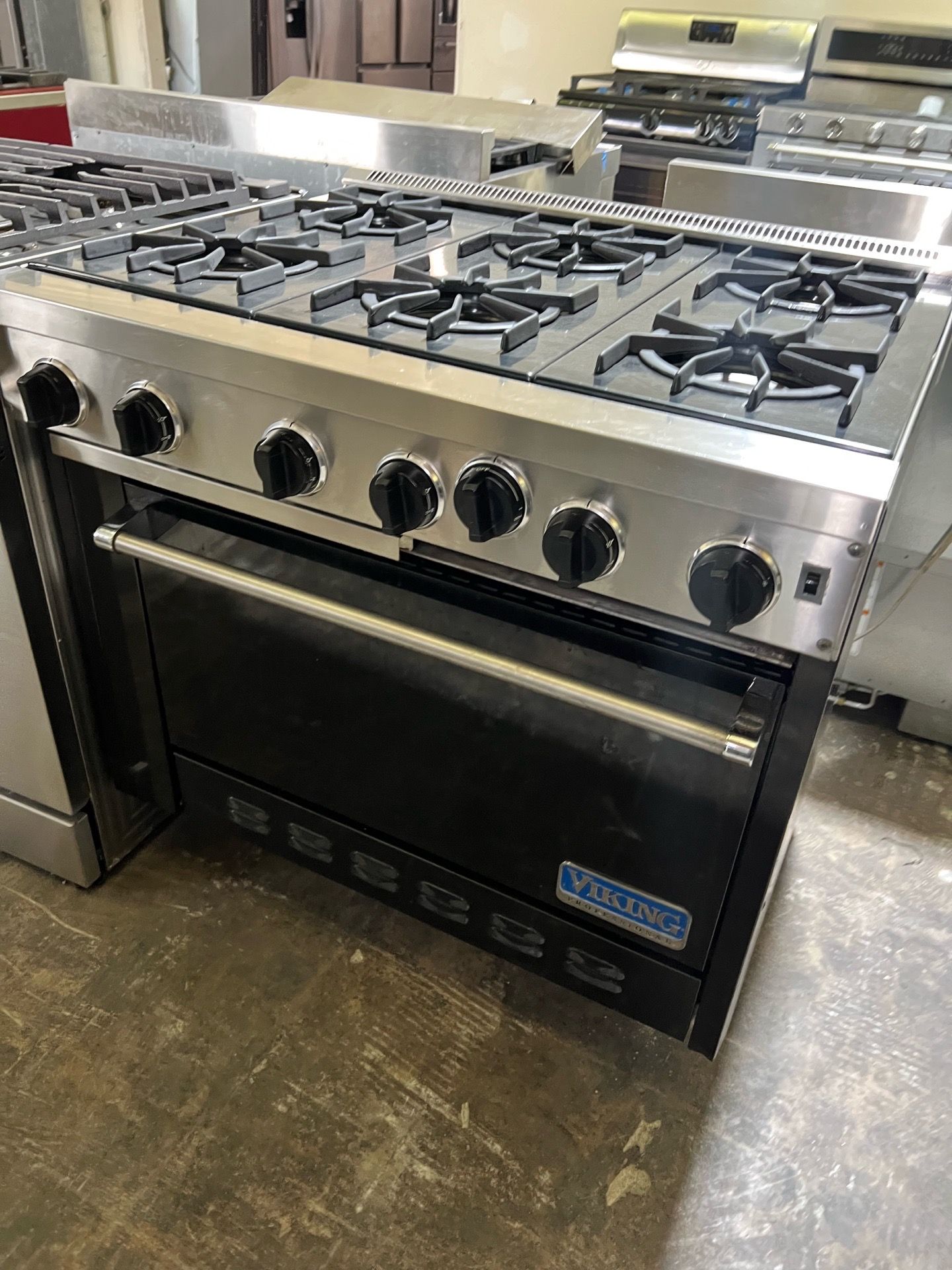 Viking gas range 36”blacl