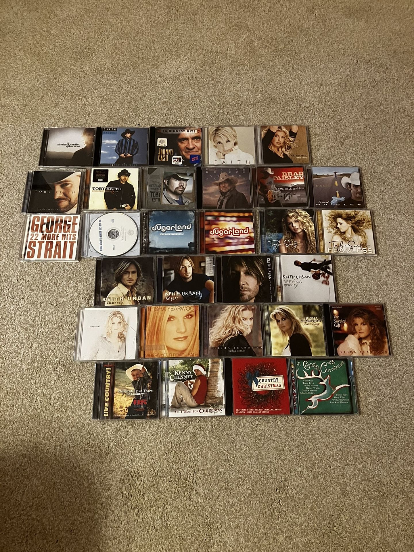 GUC Mixed Lot Of 30 90s- 2000s Country CDs