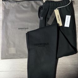 Essential Sweats (size Small) 