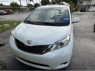 2014 Toyota Sienna