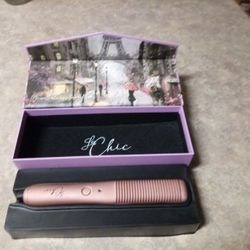 Le Chic - TRES CHIC  - IONIC Straightner