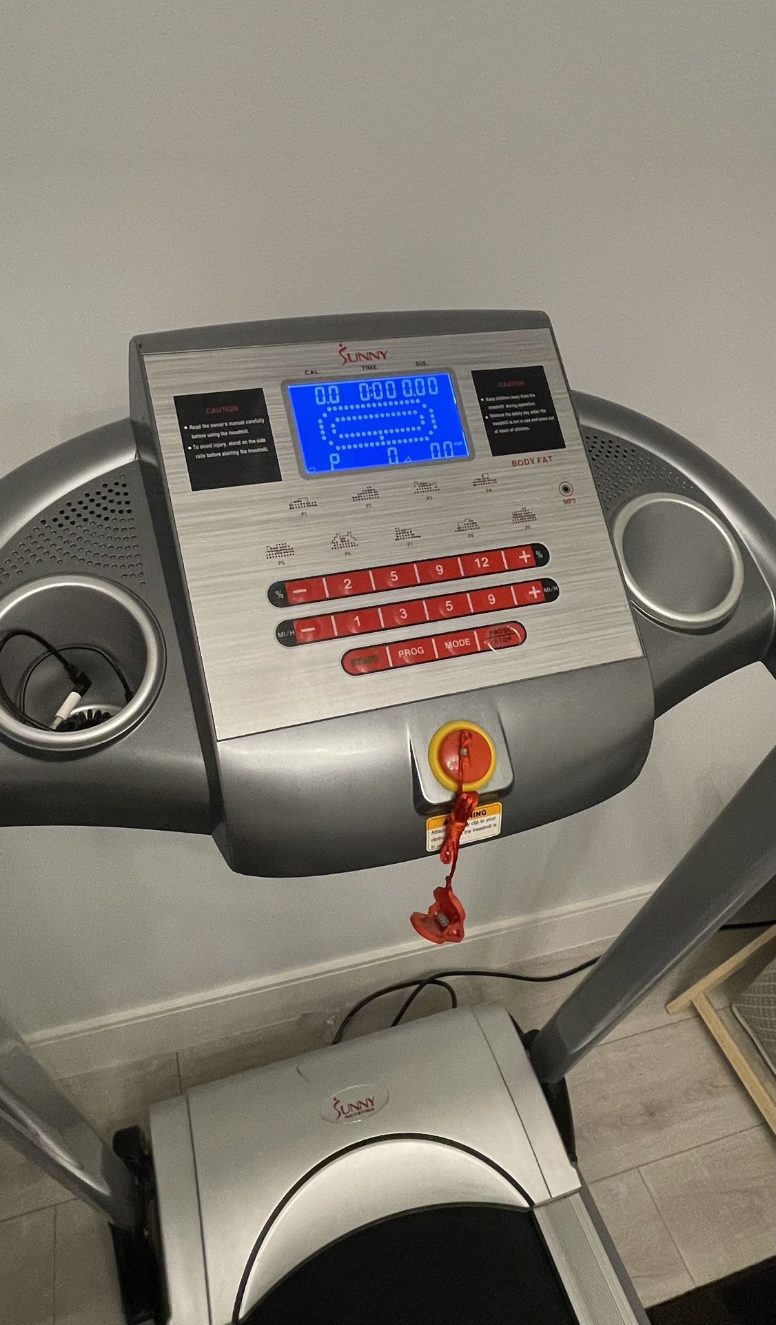 sunny treadmill with speakers