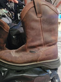 RIDGECUT WATERPROOF BOOTS!! SIZE 9.5M