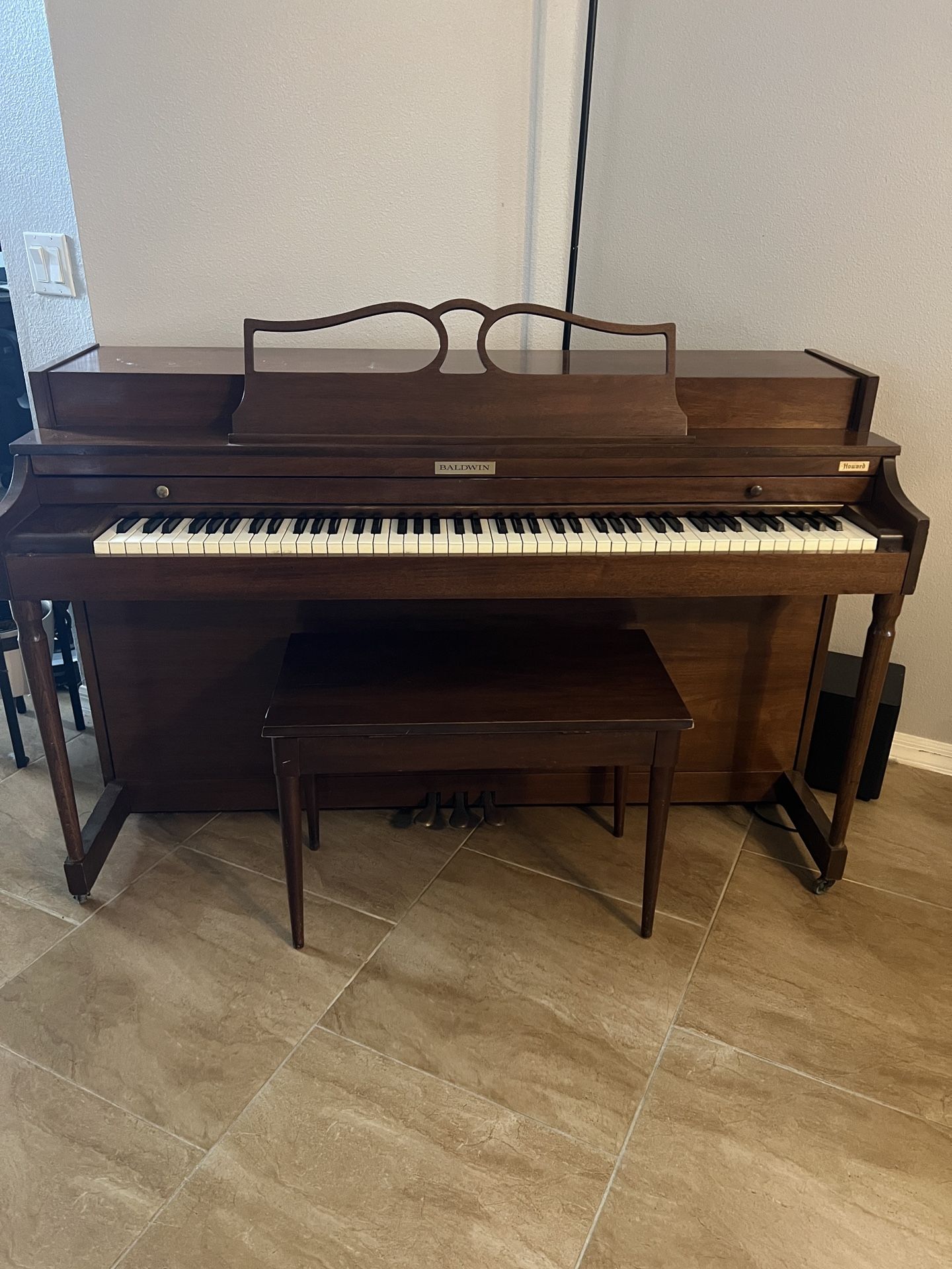 Baldwin Upright Piano - Pre-owned