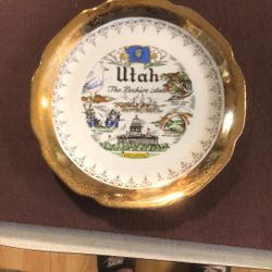 Vintage souvenir State plates