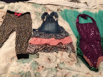 Toddler clothes size 24mnth fits 2t