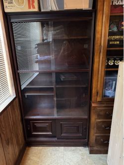 FREE ANTIQUE SHELF CABINET