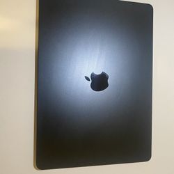Apple MacBook Air 13.6” M2 (2022) – 8GB RAM, 256GB SSD – Excellent Condition + Warranty