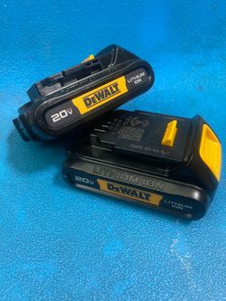 Dewalt batteries 20v. $50 set Firm price 🔥 pick up in Van Nuys