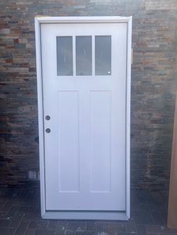 JELD-WEN 36 in. x 80 in. 2-Panel Right-Hand/Inswing 3-Lite Clear Direct Glaze Primed Fiberglass Prehung Front Door w/ Brickmould