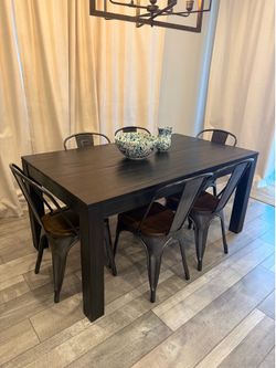 Dining Room Set, Solid Wood, Excellent Condition