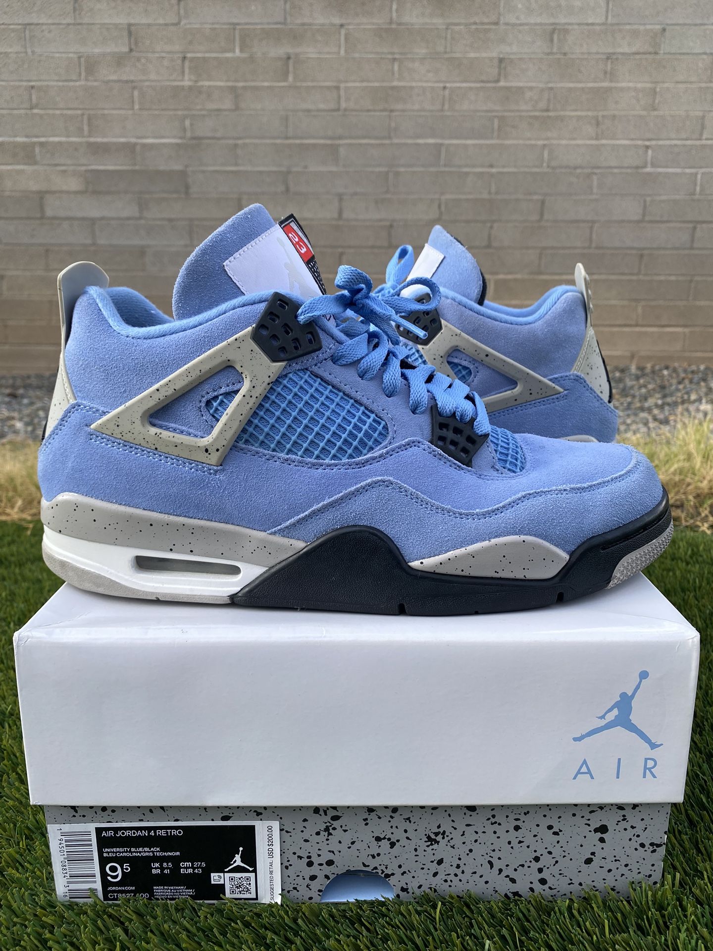 Jordan 4 Unc Size 9.5