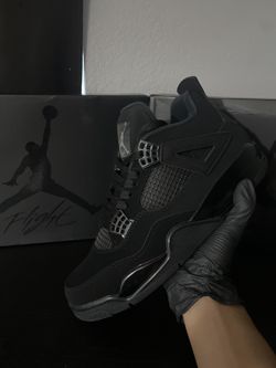 Jordan 4 | Black Cats