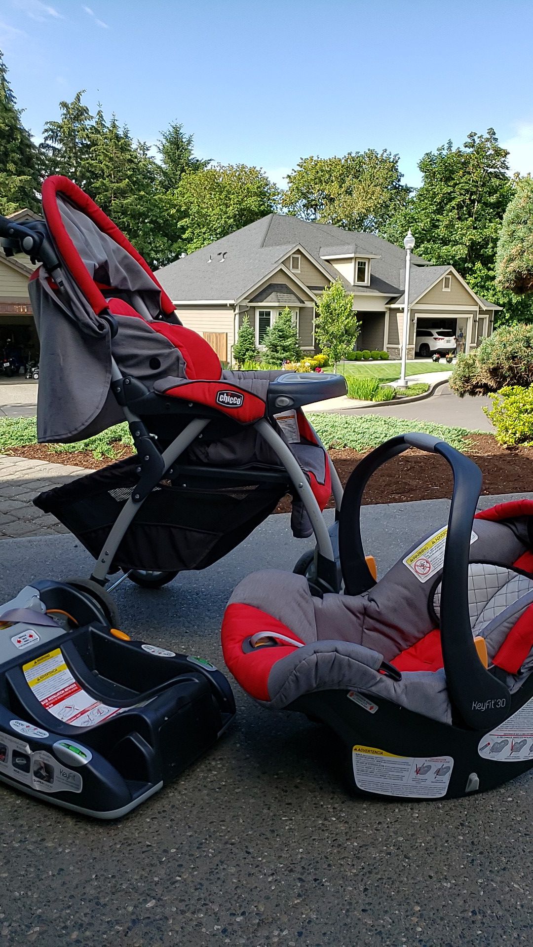 Chicco KeyFit 30 Stroller, Carseat and Base