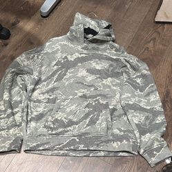 Hollister camo Design Hoodie Size Small 25$