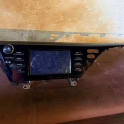2019 Toyota Camry SE OEM Radio / Display Screen (Fully Working)  