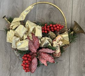 Christmas Bugle Wreath Wall Hanging 17” Diameter 