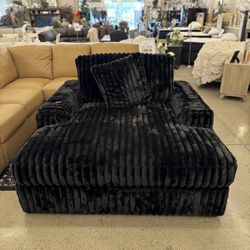 Oversized Chaise 