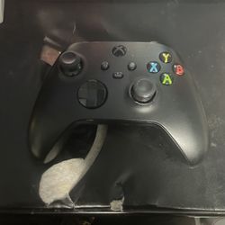 Black Xbox Controller 