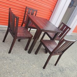 Dining Room And 4 Chairs 