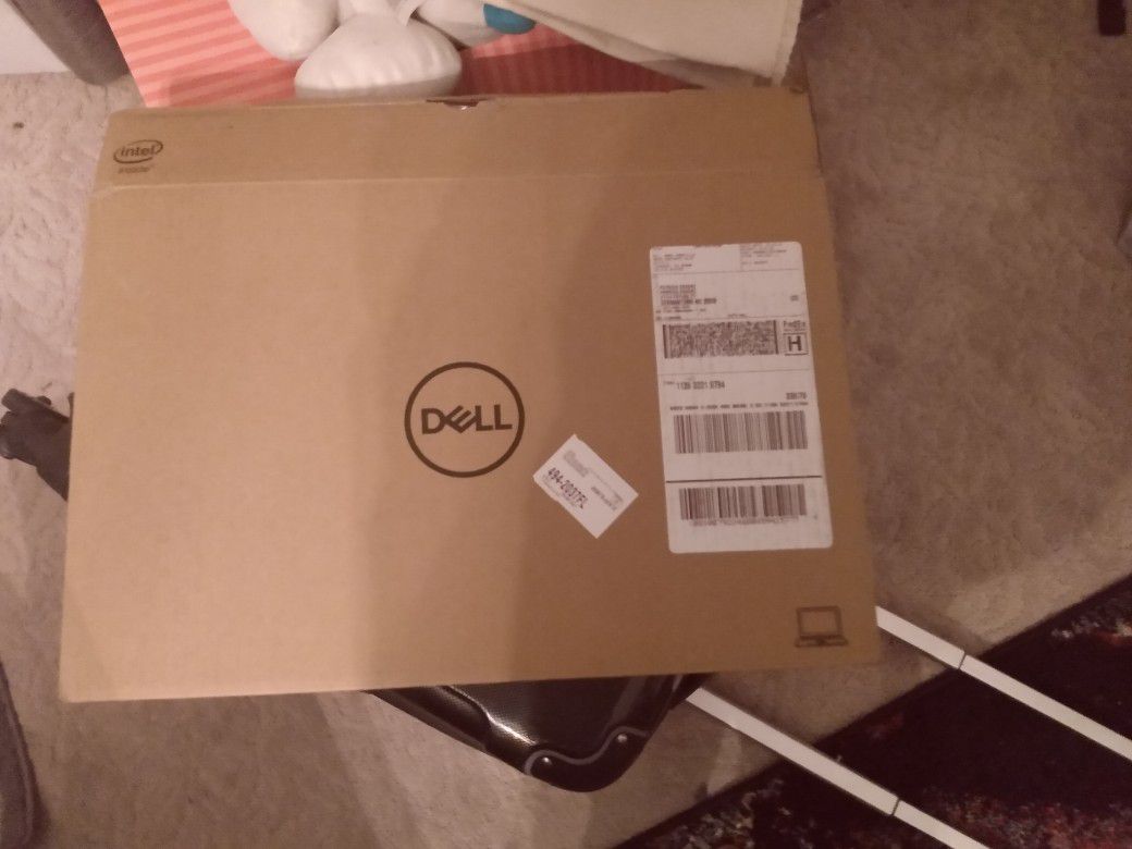 Dell computer NEW IN Box 15. " 3000