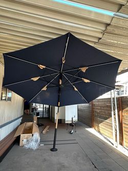 11 ft Hampton bay umbrella