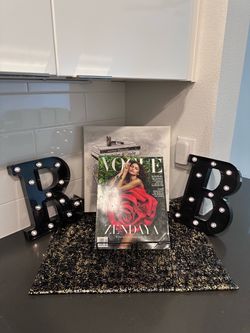 VOGUE Magazine May 2024 Issue Model Zendaya Cover (Authentic)