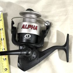 Like You Hardly Used Shakespeare Alpha medium, heavy action, spinner fishing reel