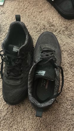 Skechers Men's Shoes Size 8.5 - Black Memory Foam