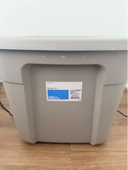 Storage plastic box with cover