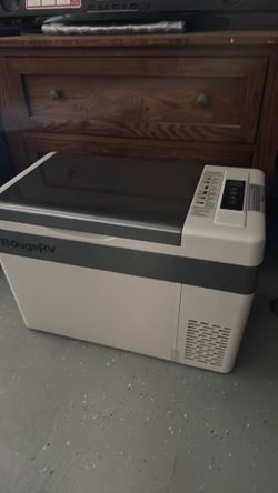 Portable refrigerator