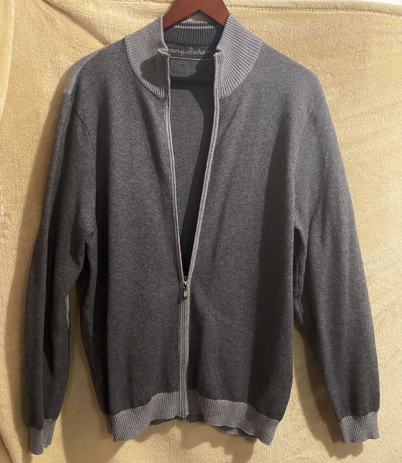 Tommy Bahama~ Men’s gray cardigan