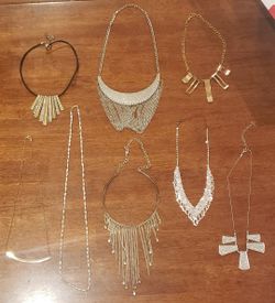 Fashion jewelry necklaces
