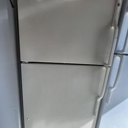 Ge Top And Bottom Fridge 