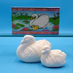 Vintage Avon Tender Love Mother And Child Swan Soap Set In Box