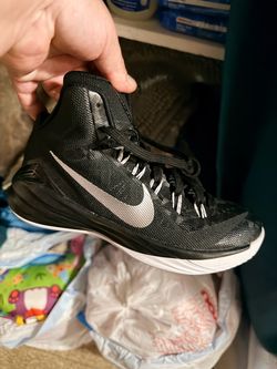 Nikes 5.5 women or size 3.5 y boys