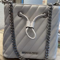 Michael Kors Bucket Bag 