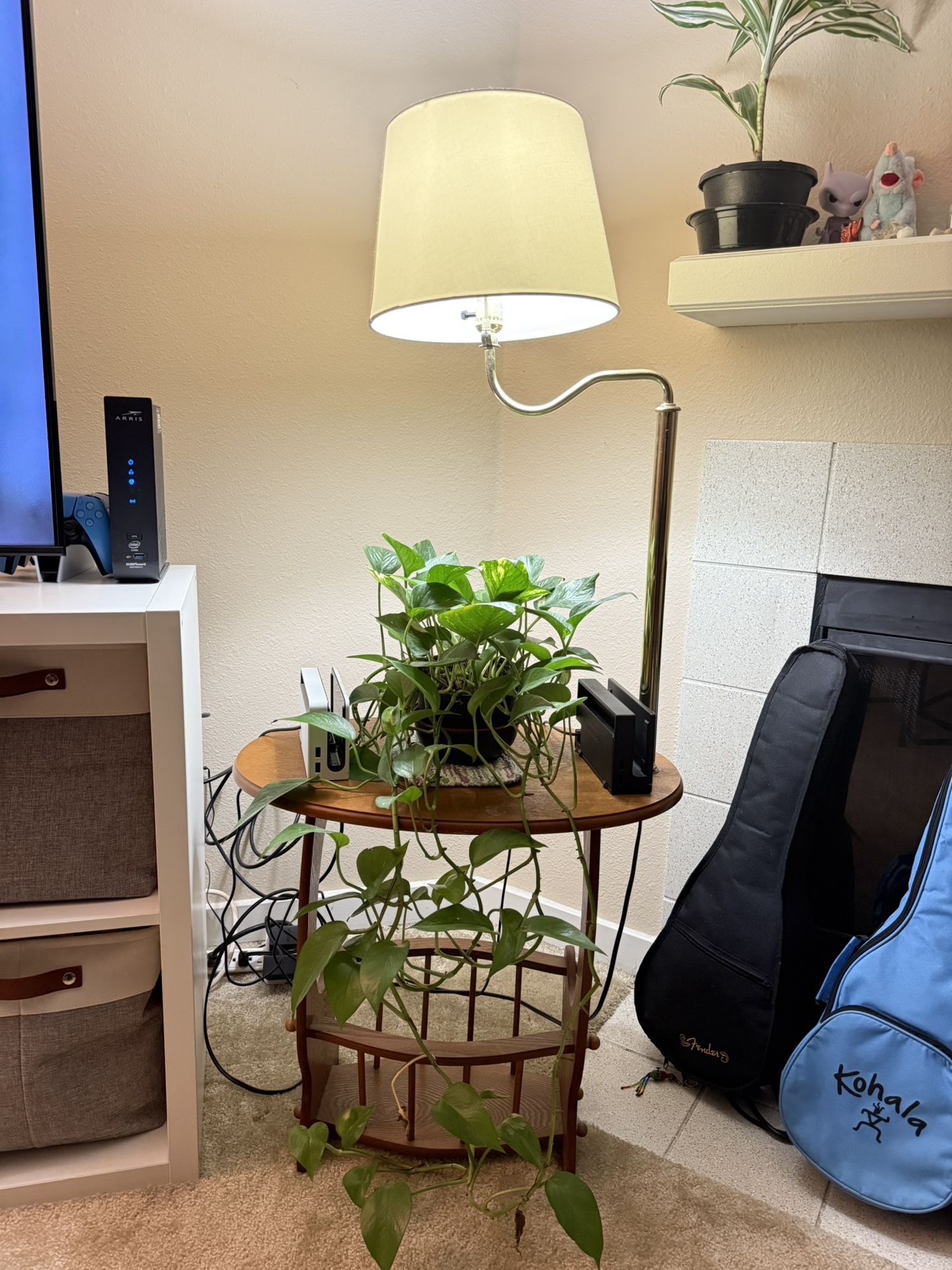 ๐ฟ Vintage Wood Side Table + 3-Way Lamp Combo