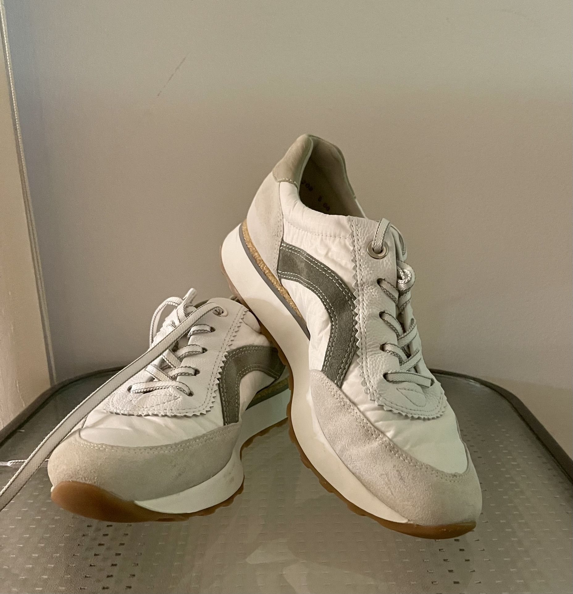 Paul Green Brier White Sneakers, Size 9.5