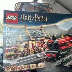 LEGO Harry Potter Hogwarts Express & Hogsmeade Station Train Set 76423