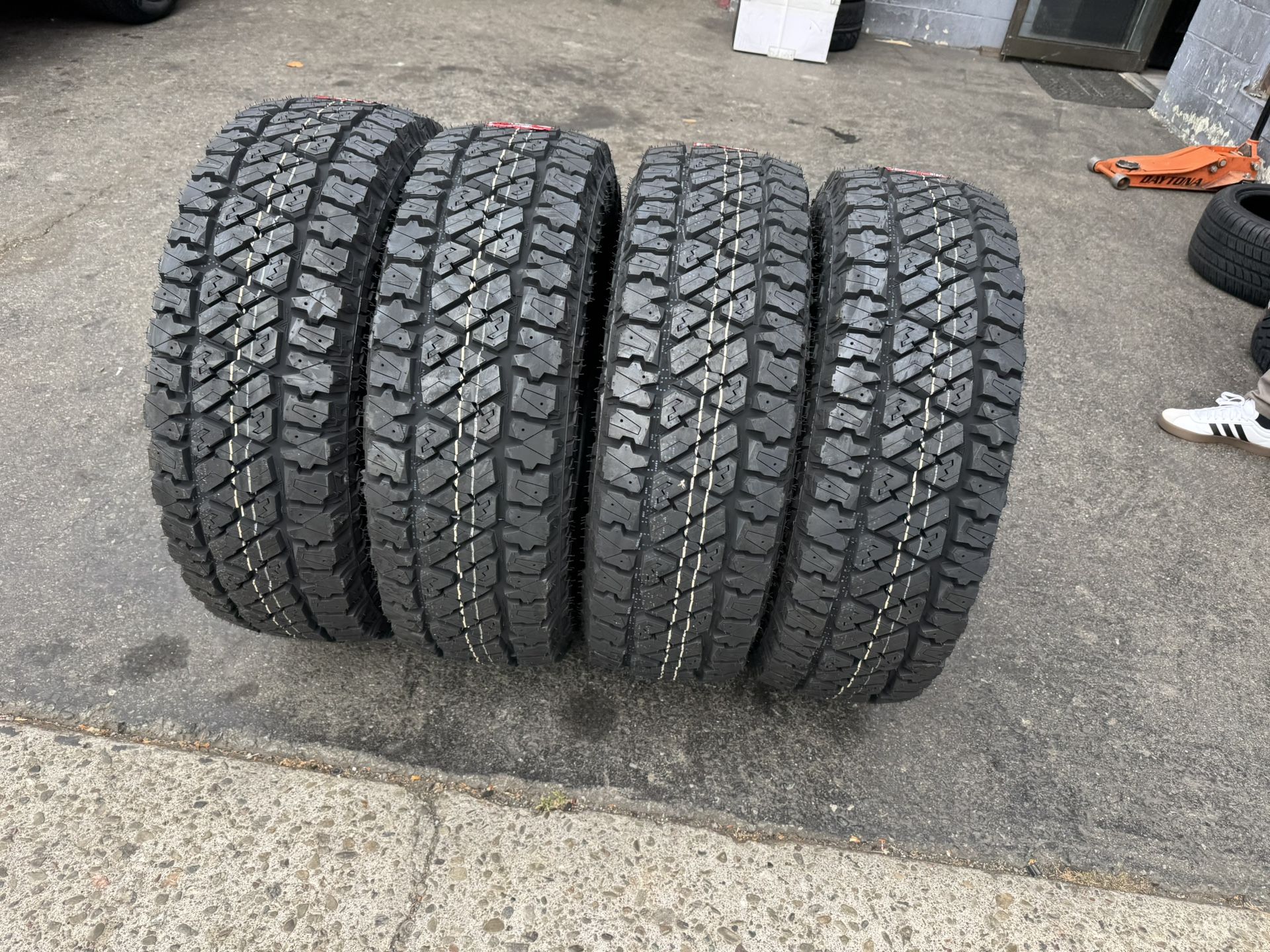 LT265-70-17 Tires 39$ Down Payment Financing Available 