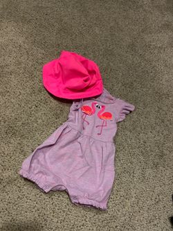 Open back! Cute flamingo 🦩 onesie! 3-6 months with sun hat.