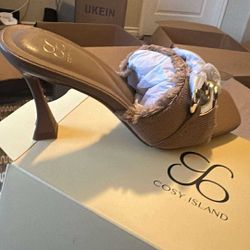 Cosy Island “ Size 7”  $20