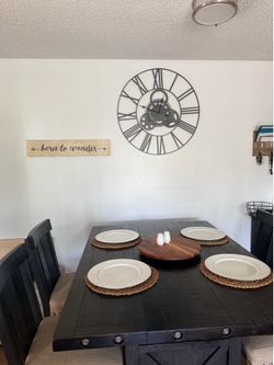 Farmhouse dinning table