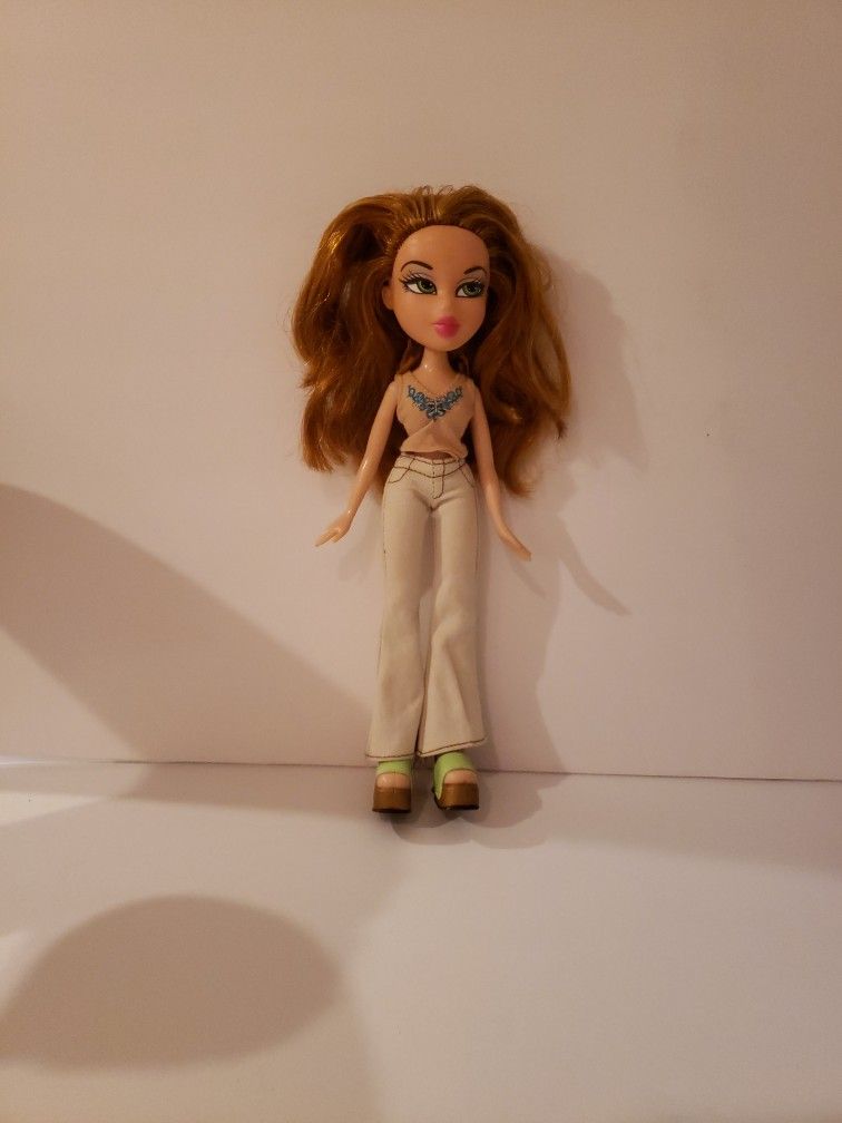 2001 Bratz Doll MGA.  (E)