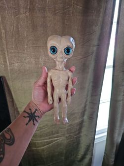 Alien figure