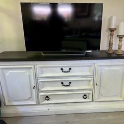 Media Console 