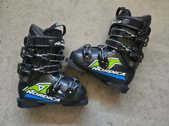 Nordica kids Snow Ski Boots Size 19.5 mondopoint