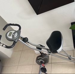 Bicicleta fija de hacer ejercicios